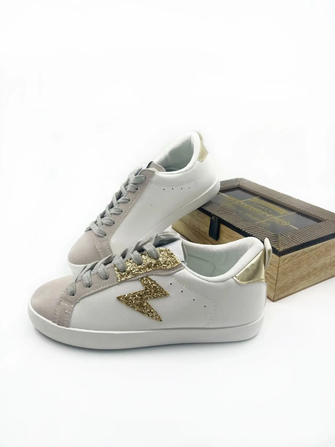 Women's Sneakers - Comfortable Lace-Up Sports Shoes, Abrasion-Resistant Rubber Sole, Versatile Styles in Various Colors, Easy-to-Clean Faux Leather Upper, Ideal for Daily Wear and Sports.