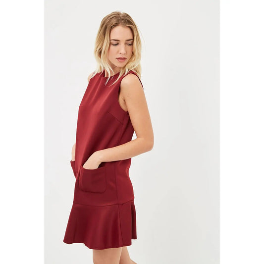 Elegante vestido sin mangas para mujer en burdeos, talla L, con corte acampanado, volantes y bolsillos delanteros funcionales, ideal para uso casual o de oficina, confeccionado en suave tejido mixto, perfecto para diversas ocasiones.