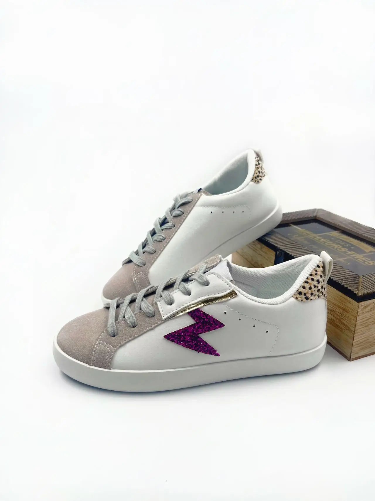 Women's Sneakers - Comfortable Lace-Up Sports Shoes, Abrasion-Resistant Rubber Sole, Versatile Styles in Various Colors, Easy-to-Clean Faux Leather Upper, Ideal for Daily Wear and Sports.